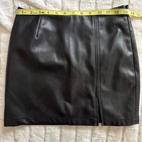 Juicy Couture Y2K Black Faux Leather Mini Skirt Size XS (26) - Picture 7 of 7